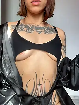 ValenGray online show from October 25, 2025, 1:12 pm