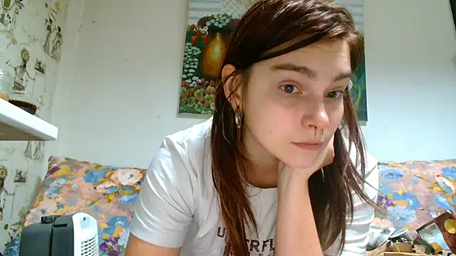 Snapshot of Sophie_Bell chatting on March 18, 2025, 5:33 pm Sophie Bell online show from March 18, 2025, 5:33 pm