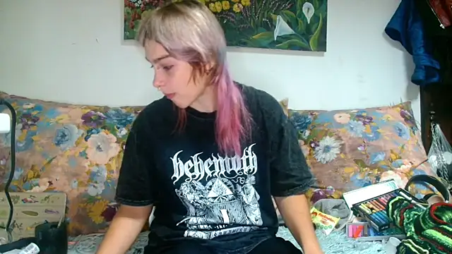 Snapshot of Sophie_Bell chatting on October 19, 2025, 5:16 pm Sophie Bell online show from October 19, 2025, 5:16 pm