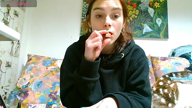 Snapshot of Sophie_Bell chatting on March 9, 2025, 6:21 pm Sophie Bell online show from March 9, 2025, 6:21 pm