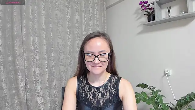 Snapshot of Diana_Taylor chatting on April 14, 2026, 9:09 pm Diana Taylor online show from April 14, 2026, 9:09 pm