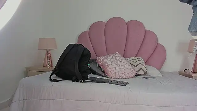 Snapshot of Nicole_Paradise chatting on November 20, 2025, 12:39 pm Nicole Paradise online show from November 20, 2025, 12:39 pm