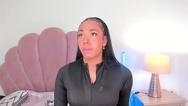 Snapshot of Nicole_Paradise chatting on January 19, 2026, 12:53 pm Nicole Paradise online show from January 19, 2026, 12:53 pm