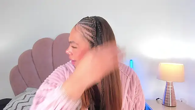 Snapshot of Nicole_Paradise chatting on January 10, 2026, 12:44 pm Nicole Paradise online show from January 10, 2026, 12:44 pm