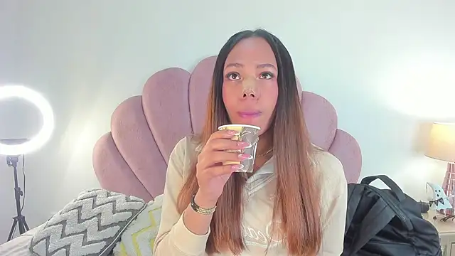 Snapshot of Nicole_Paradise chatting on October 29, 2025, 12:15 pm Nicole Paradise online show from October 29, 2025, 12:15 pm