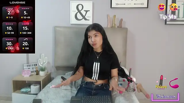 Snapshot of SophiaMeyerst chatting on July 10, 2026, 5:02 pm SophiaMeyerst online show from July 10, 2026, 5:02 pm