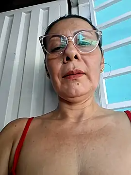 Mia-funny20 online show from October 31, 2025, 8:49 pm