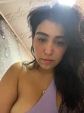 emma  cute   online show from December 14, 2025, 11:27 am