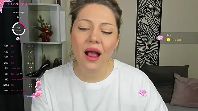 Snapshot of fucking_punishment chatting on December 9, 2024, 2:02 am fucking punishment online show from December 9, 2024, 2:02 am