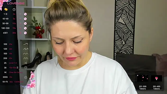 Snapshot of fucking_punishment chatting on December 8, 2024, 4:44 am fucking punishment online show from December 8, 2024, 4:44 am