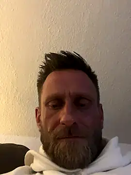 Bro4bro0040 online show from November 12, 2025, 1:43 am