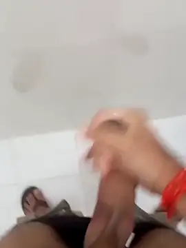 Snapshot of Sweety_2144 chatting on October 12, 2025, 4:36 am Sweety 2144 online show from October 12, 2025, 4:36 am