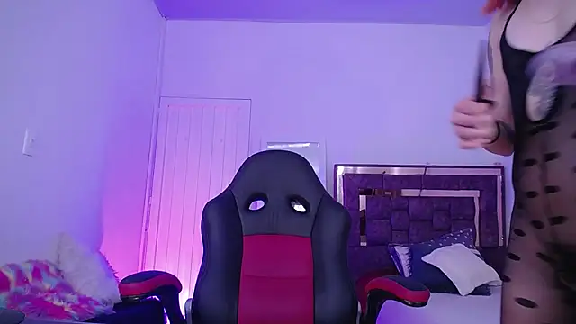 alejandrafitt online show from October 25, 2025, 4:40 pm