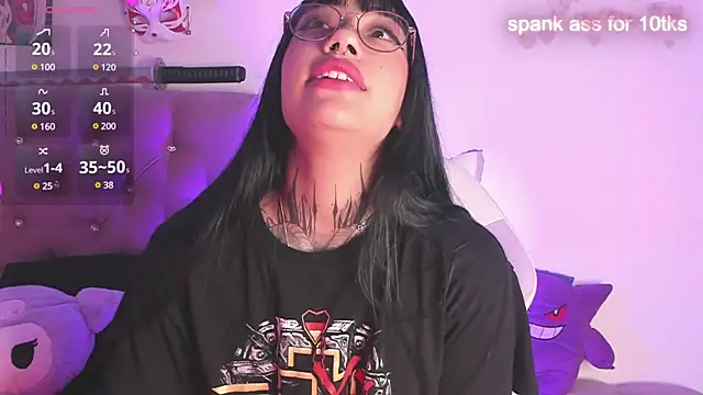 Snapshot of Akari1_Mischief chatting on March 18, 2025, 5:02 am Akari1 Mischief online show from March 18, 2025, 5:02 am