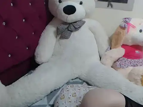 Snapshot of MOLLY4444 chatting on February 13, 2026, 12:10 am MOLLY4444 online show from February 13, 2026, 12:10 am