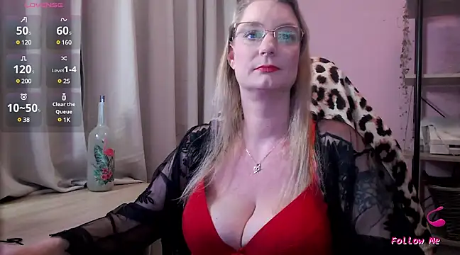 Snapshot of Nova_mea chatting on January 27, 2025, 6:31 pm Nova mea online show from January 27, 2025, 6:31 pm