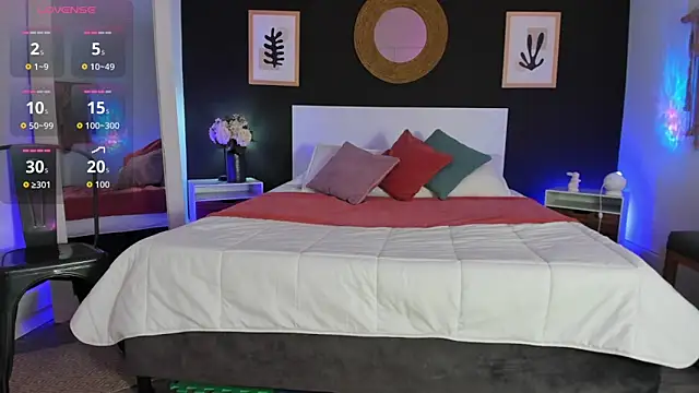 VioletPaket online show from April 9, 2026, 11:38 am