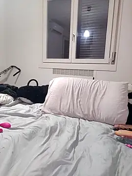 Miachan LaGattinaVogliosa online show from November 20, 2025, 2:07 pm