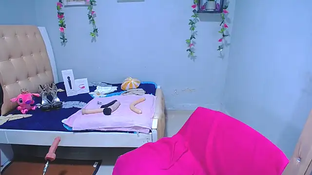 DelysyHot online show from April 19, 2026, 7:31 am