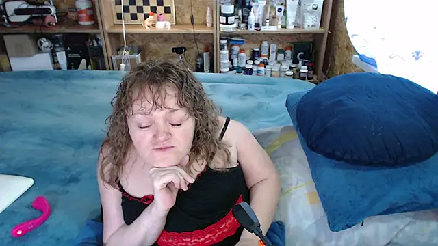 MiniNatalie online show from October 4, 2025, 10:17 am