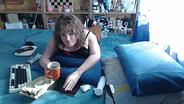 MiniNatalie online show from October 16, 2025, 7:05 am