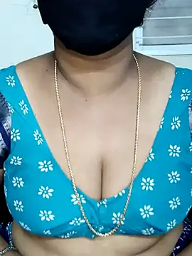 vintage-vibs online show from October 13, 2025, 5:42 am