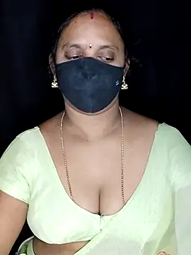 Snapshot of vintage-vibs chatting on July 8, 2026, 4:24 am vintage-vibs online show from July 8, 2026, 4:24 am