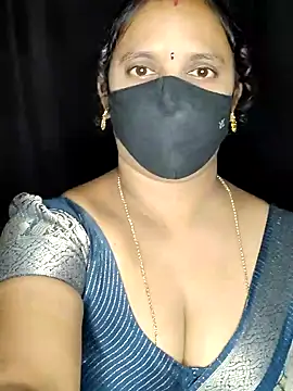 Snapshot of vintage-vibs chatting on July 16, 2026, 5:43 pm vintage-vibs online show from July 16, 2026, 5:43 pm