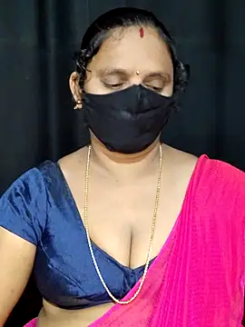 vintage-vibs online show from October 11, 2025, 5:36 pm