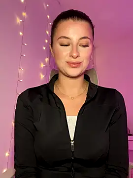 Mia-Minou online show from October 22, 2025, 1:10 pm