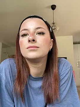 Mia-Minou online show from May 21, 2026, 10:01 am
