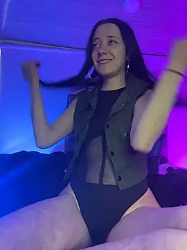 Isabella 21x online show from April 16, 2026, 9:39 pm