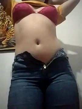 dulccemaria24 online show from November 16, 2025, 8:57 pm