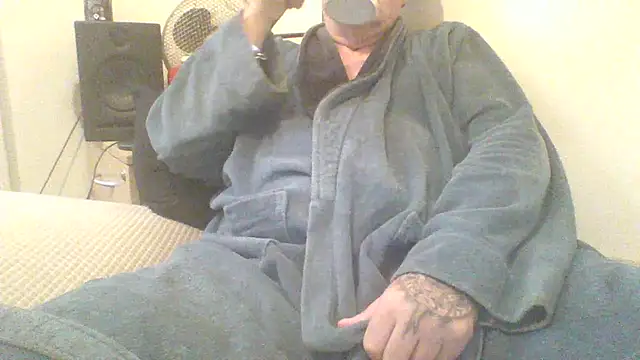 Snapshot of oldenglishguy chatting on September 20, 2025, 6:29 am oldenglishguy online show from September 20, 2025, 6:29 am