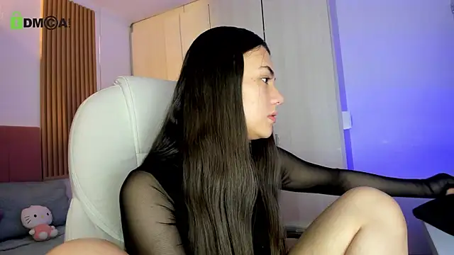 mia nevaeh online show from June 19, 2026, 8:47 pm