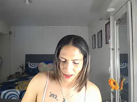 Corina hot online show from May 6, 2026, 11:31 pm