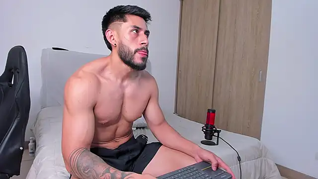 Snapshot of alexxxmachine chatting on March 15, 2025, 11:39 pm alexxxmachine online show from March 15, 2025, 11:39 pm