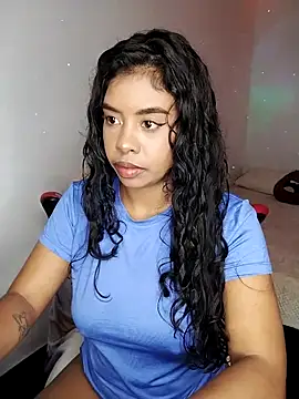 Fanny Klean online show from October 26, 2025, 4:24 am