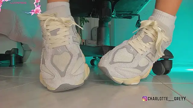 charlotte  grey online show from February 27, 2026, 8:08 pm