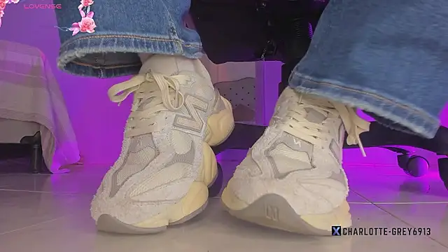 charlotte  grey online show from March 3, 2026, 7:54 pm