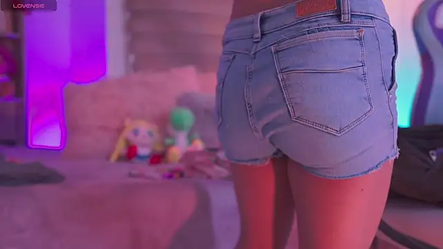 madelyn rose  online show from September 20, 2025, 1:32 am