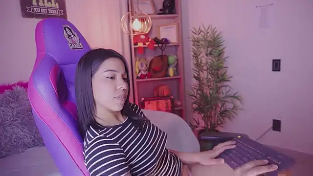 Snapshot of madelyn_rose_ chatting on February 3, 2026, 6:40 am madelyn rose online show from February 3, 2026, 6:40 am