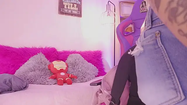 madelyn rose  online show from March 25, 2026, 6:07 pm