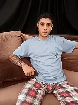 arenn1997 online show from November 11, 2025, 12:11 pm