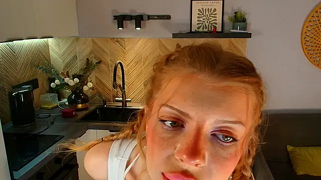 Hannah Carr online show from June 12, 2026, 2:59 pm