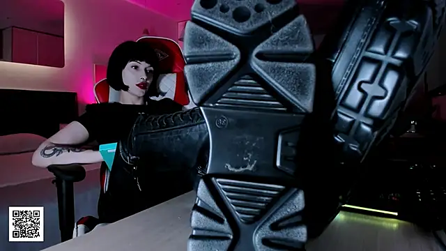  Goddess Misha  online show from November 16, 2025, 9:08 pm