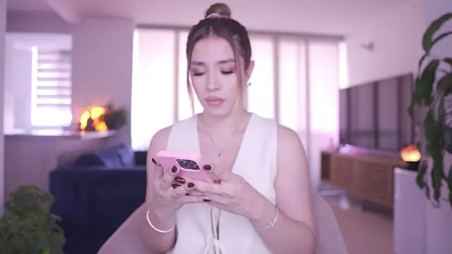 honeyann08 online show from November 7, 2025, 6:23 pm