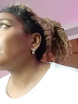 ELLA KELLY online show from October 26, 2025, 12:16 pm