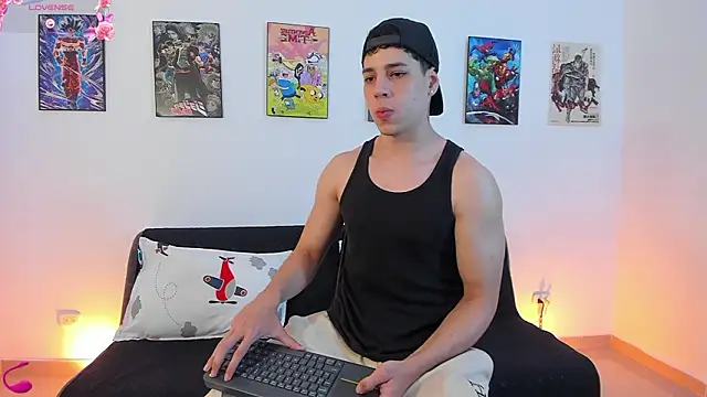 Snapshot of jonathanjoestar_ chatting on February 4, 2026, 9:43 pm jonathanjoestar online show from February 4, 2026, 9:43 pm