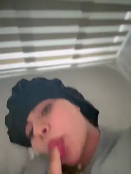 lalilamassu1 online show from March 10, 2026, 5:28 pm